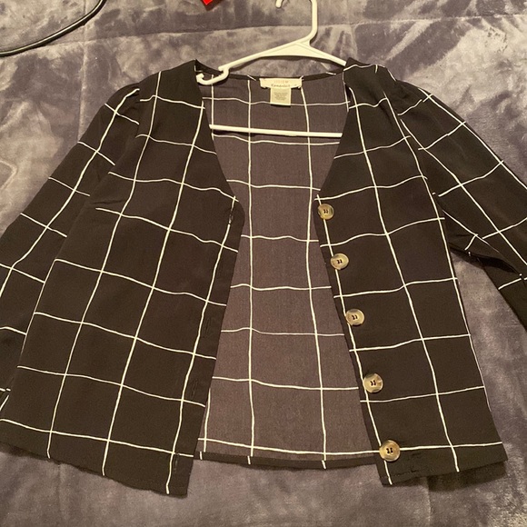 Cute button up, worn once - Picture 1 of 3